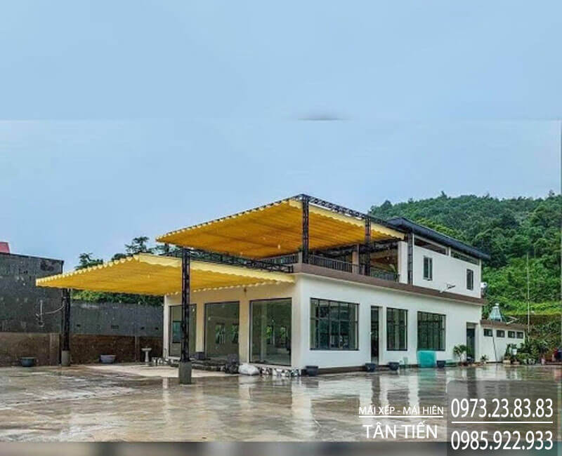 Mai Xep Tan Tien Su ket hop hai hoa voi khong gian xung quanh cua mai xep bat keo